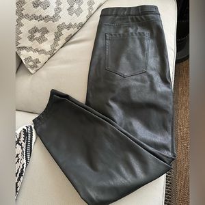 Blank NYC High Rise Faux Leather pull up pants 👖
